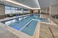 Swimming Pool Courtyard by Marriott Kansas City Downtown/Convention Center