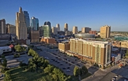 Nearby View and Attractions 2 Courtyard by Marriott Kansas City Downtown/Convention Center