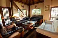 Lobby Amafu Forest Lodge