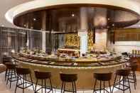 Quầy bar, cafe và phòng lounge Ramada by Wyndham Dubai Barsha Heights
