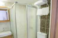 Toilet Kamar Grand Istanbul Airport Hotel