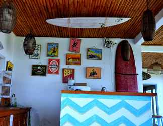 Lobby 2 Dikaloha Medewi Surfcamp