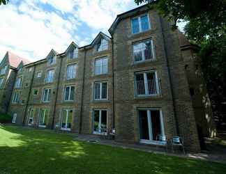 Exterior 2 The Broadway Park Hotel