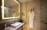 In-room Bathroom 6 Novotel Suzhou SIP