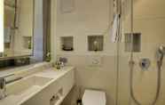 In-room Bathroom 5 Hotel zur Post Aschheim
