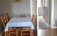 Kamar Tidur 4 Vivans Bed & Self catering