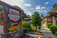 Exterior Mountainaire Inn and Log Cabins