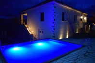 Swimming Pool Villa Vlatos