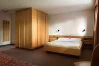 Bedroom Apartments Lores