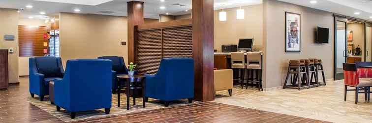 Lobby Comfort Suites Manheim - Lancaster