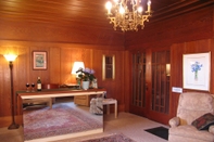 Lobby Captains Quarters