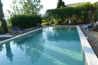 Kolam Renang Le Mas des Etoiles - Luberon B&B