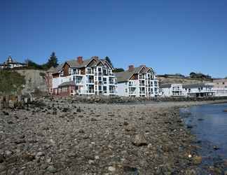 Exterior 2 Tides Inn & Suites