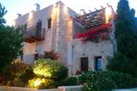 Luar Bangunan Lithos Traditional Houses