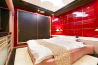 Bilik Tidur Hotel Luna Sennan - Adults Only