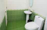 Toilet Kamar 3 La Cottage Boutique Hotel & Restaurant