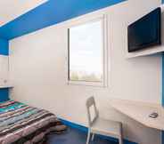 Kamar Tidur 5 hotelF1 Roissy CDG