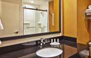 ห้องน้ำภายในห้อง 6 Fairfield Inn & Suites Plattsburgh