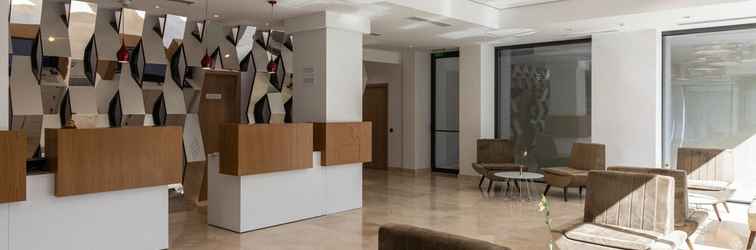 Lobby Ramada by Wyndham Slatina Parc