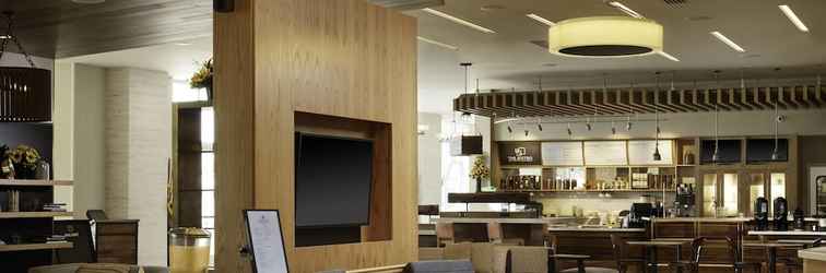 Lobi Courtyard by Marriott Erie Bayfront