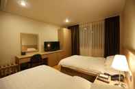 Bedroom Palgong Emillia Hotel