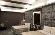 Kamar Tidur 7 Holly Wood Motel