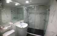 Toilet Kamar 6 Central Hotel