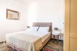 Bedroom 4 Plaka's Villa with Breathtaking Acropolis View