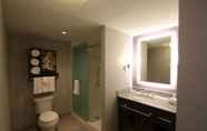 In-room Bathroom 5 Homewood Suites by Hilton Washington DC Convention Center