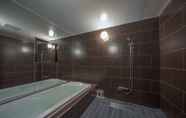 Toilet Kamar 5 Hotel Noah Resort Sakuranomiya - Adults Only