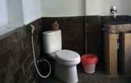 Toilet Kamar 4 Omunity Bali