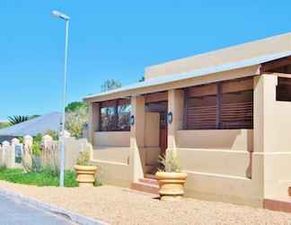 Exterior 2 Tourist Lodge Gansbaai