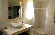 In-room Bathroom 6 Winterton Country Lodge at Rose Cottage