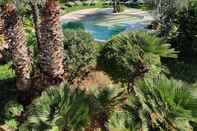 Swimming Pool B&B Lekythos