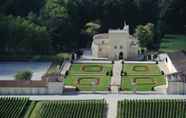 Bên ngoài 2 Château La Tour Carnet - B.Magrez Luxury Wine Experience