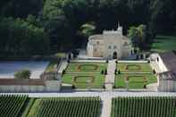 Bên ngoài Château La Tour Carnet - B.Magrez Luxury Wine Experience