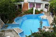 Swimming Pool Hotel Playa Linda