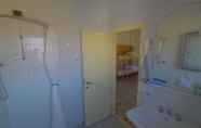 Toilet Kamar 6 Smart Hotel Mediterraneo