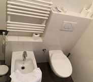 In-room Bathroom 3 OKU - soulful suites