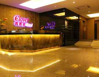 Lobby 2 Clover Hotel