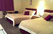 Bedroom 7 Slumber Lodge Motel