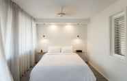 Kamar Tidur 3 Heart Hotel and Gallery Whitsundays