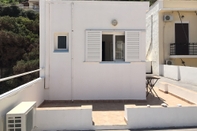 Exterior Apostolakis Rooms