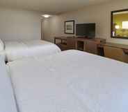 Bedroom 2 Hampton Inn & Suites Hood River