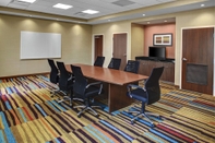 Functional Hall Fairfield Inn & Suites by Marriott Douglas