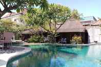 Swimming Pool Classic Beach Villas