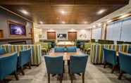 Restoran 2 Holiday Inn Express & Suites West Edmonton - Mall Area, an IHG Hotel