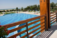 Swimming Pool Savoy Beach Hotel & Thermal Spa