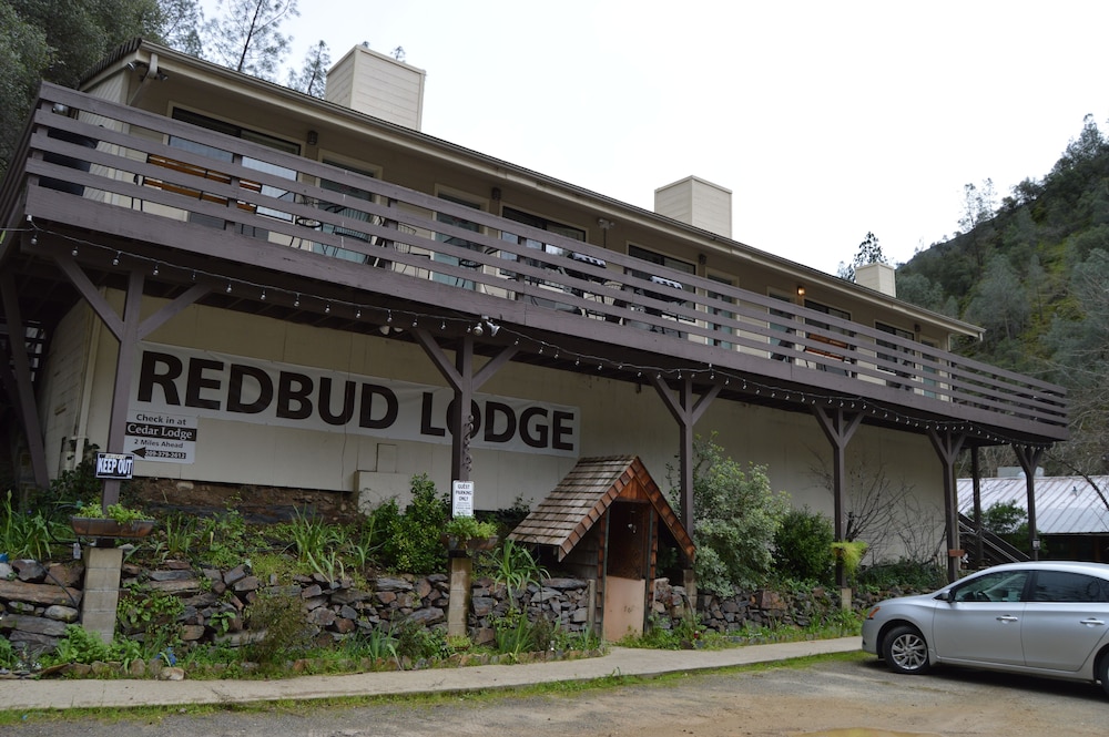 Luar Bangunan 2 Red Bud Lodge