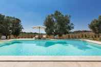 Swimming Pool La Serrazza